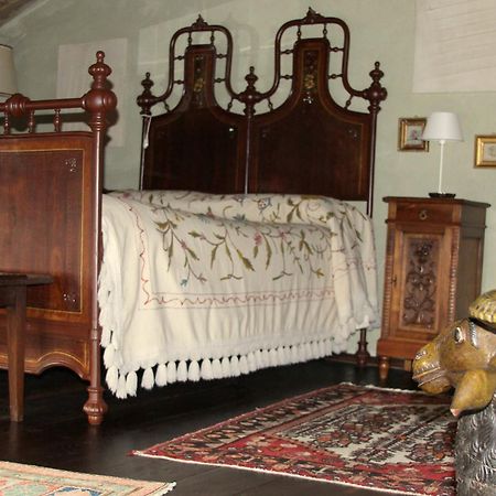 לינה וארוחת בוקר Castello Di Strambinello חדר תמונה