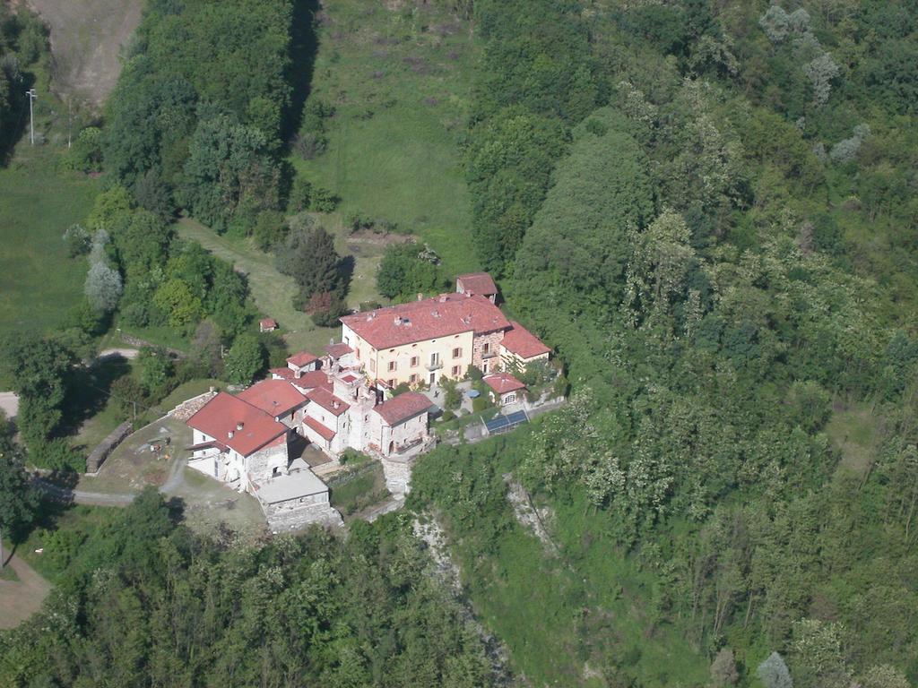 לינה וארוחת בוקר Castello Di Strambinello מראה חיצוני תמונה