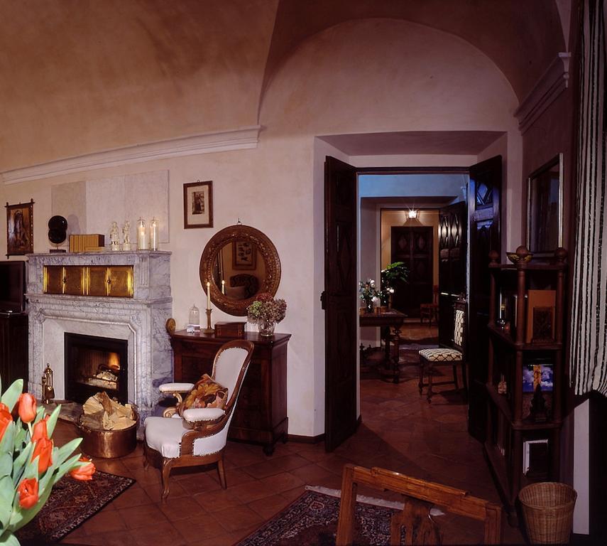 לינה וארוחת בוקר Castello Di Strambinello חדר תמונה