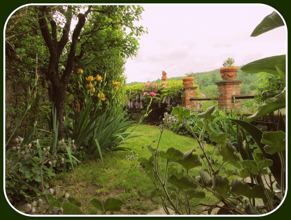 לינה וארוחת בוקר Castello Di Strambinello מראה חיצוני תמונה