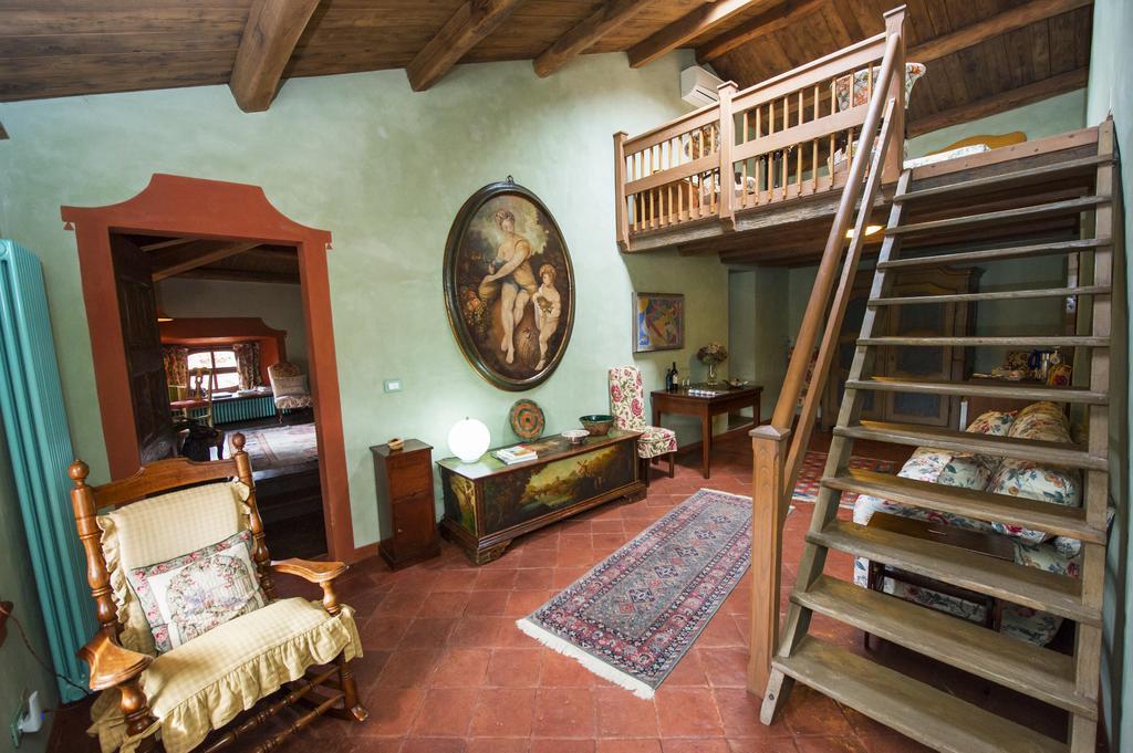 לינה וארוחת בוקר Castello Di Strambinello מראה חיצוני תמונה